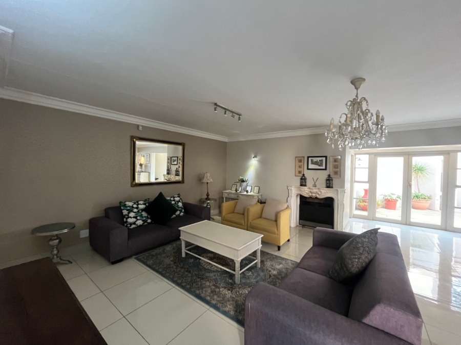 5 Bedroom Property for Sale in Hyde Park Gauteng