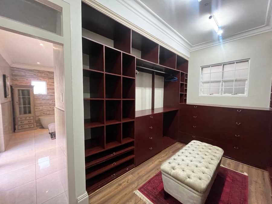 5 Bedroom Property for Sale in Hyde Park Gauteng