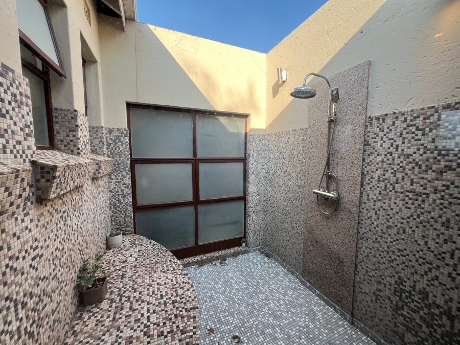 5 Bedroom Property for Sale in Hyde Park Gauteng