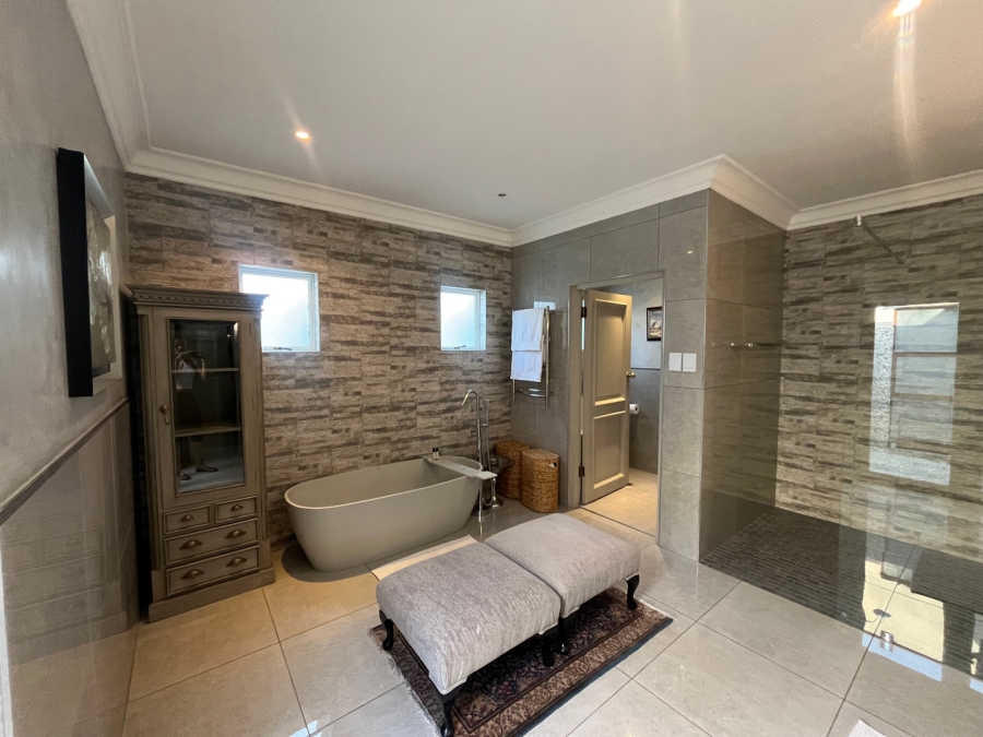 5 Bedroom Property for Sale in Hyde Park Gauteng
