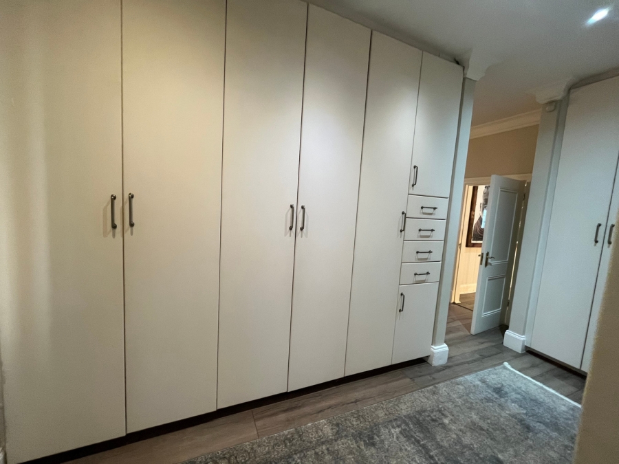 5 Bedroom Property for Sale in Hyde Park Gauteng