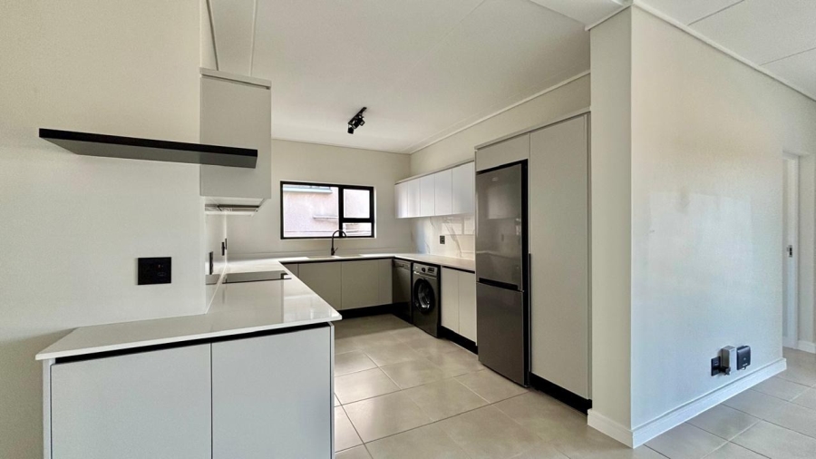 To Let 3 Bedroom Property for Rent in Waterfall Gauteng