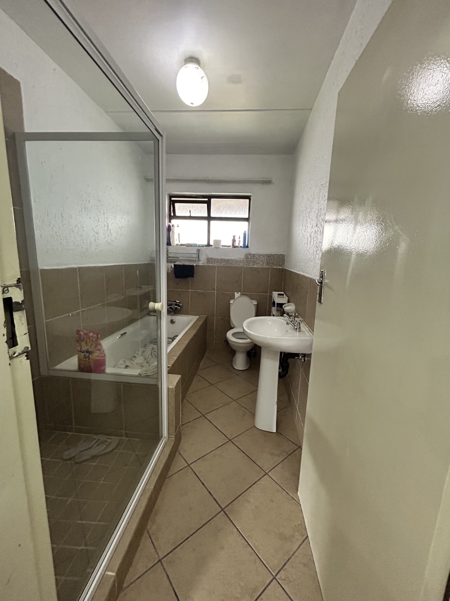 2 Bedroom Property for Sale in Comet Gauteng