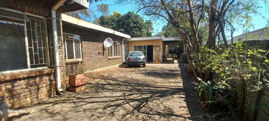 6 Bedroom Property for Sale in Wonderboom South Gauteng