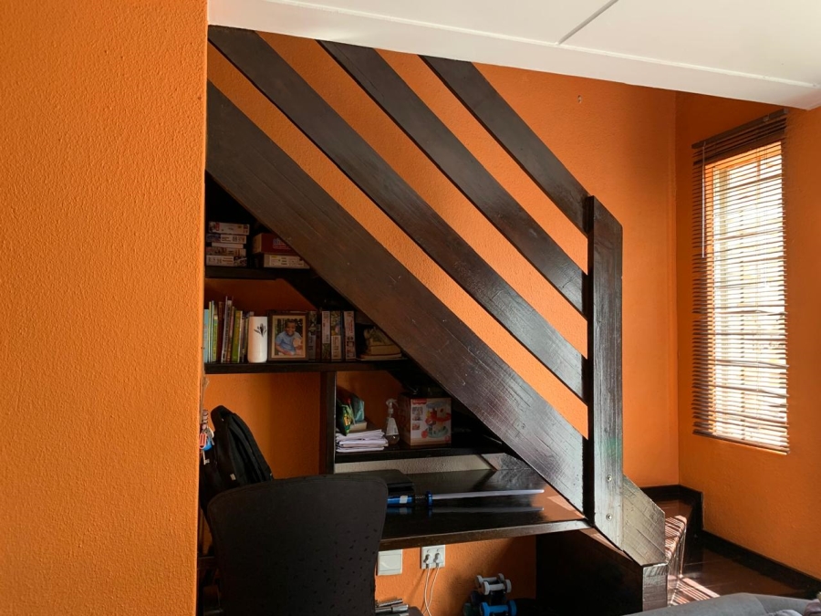 To Let 2 Bedroom Property for Rent in Sonneglans Gauteng