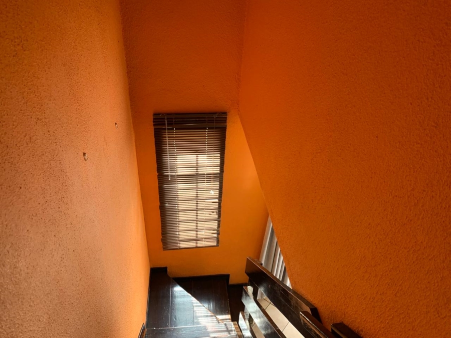 To Let 2 Bedroom Property for Rent in Sonneglans Gauteng