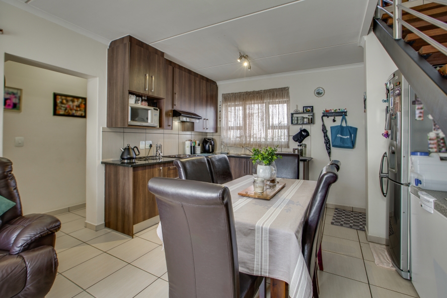 3 Bedroom Property for Sale in Barbeque Downs Gauteng