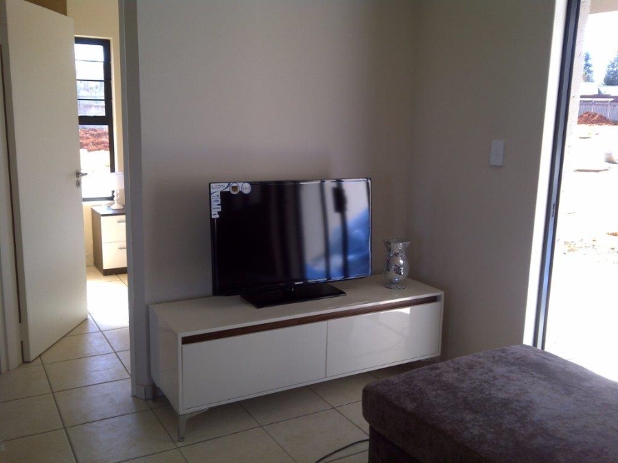 To Let 2 Bedroom Property for Rent in Lakefield Gauteng