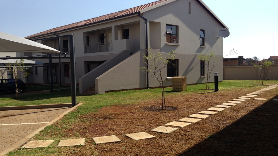 To Let 2 Bedroom Property for Rent in Lakefield Gauteng