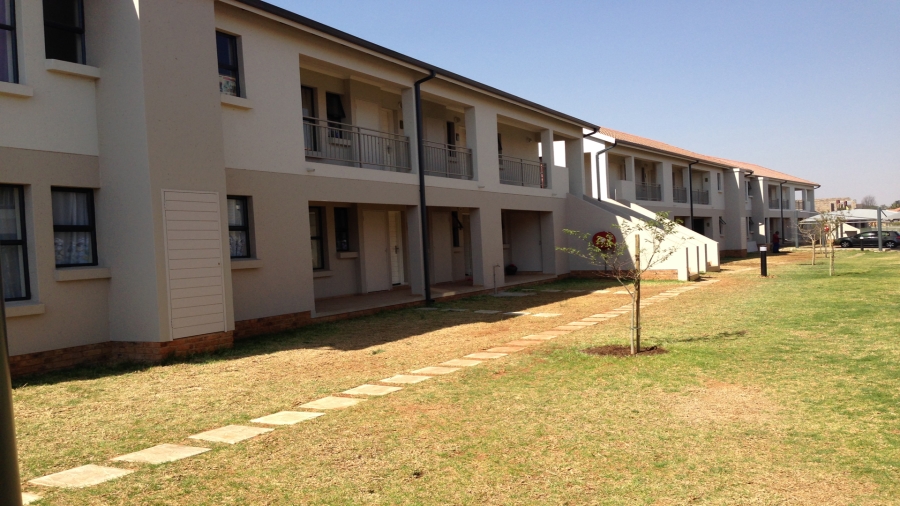 To Let 2 Bedroom Property for Rent in Lakefield Gauteng