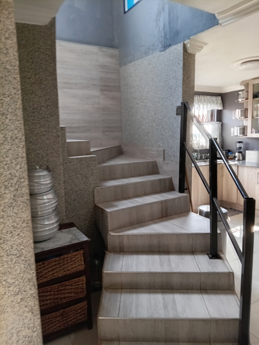 5 Bedroom Property for Sale in Lehae Gauteng