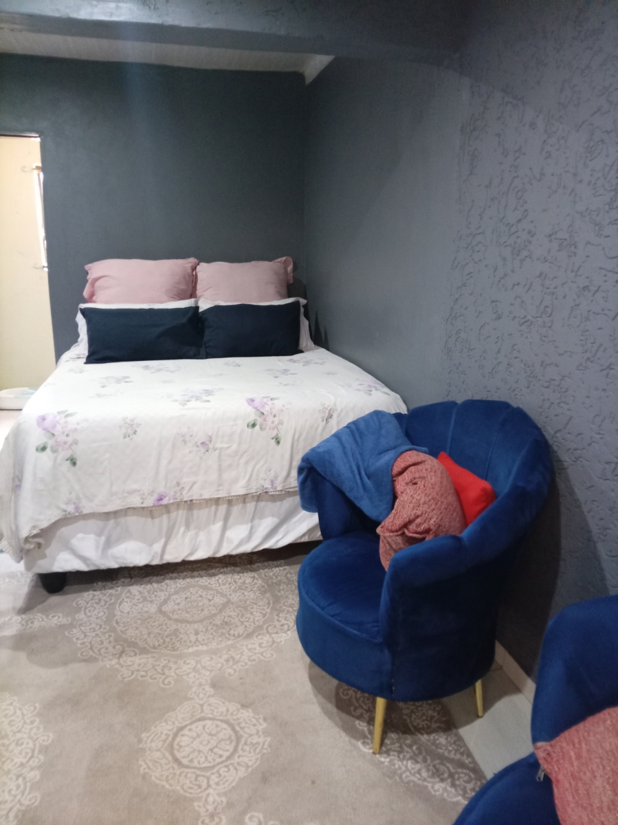 5 Bedroom Property for Sale in Lehae Gauteng