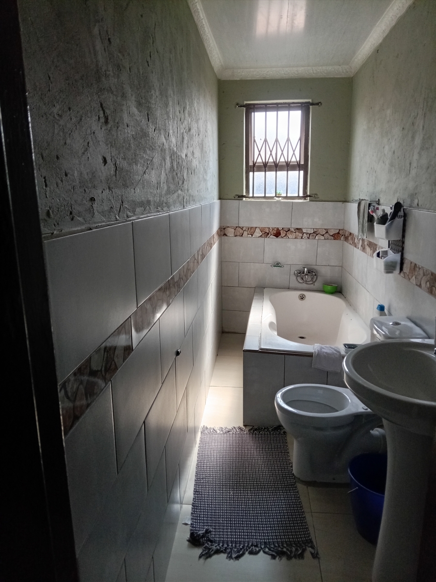 5 Bedroom Property for Sale in Lehae Gauteng