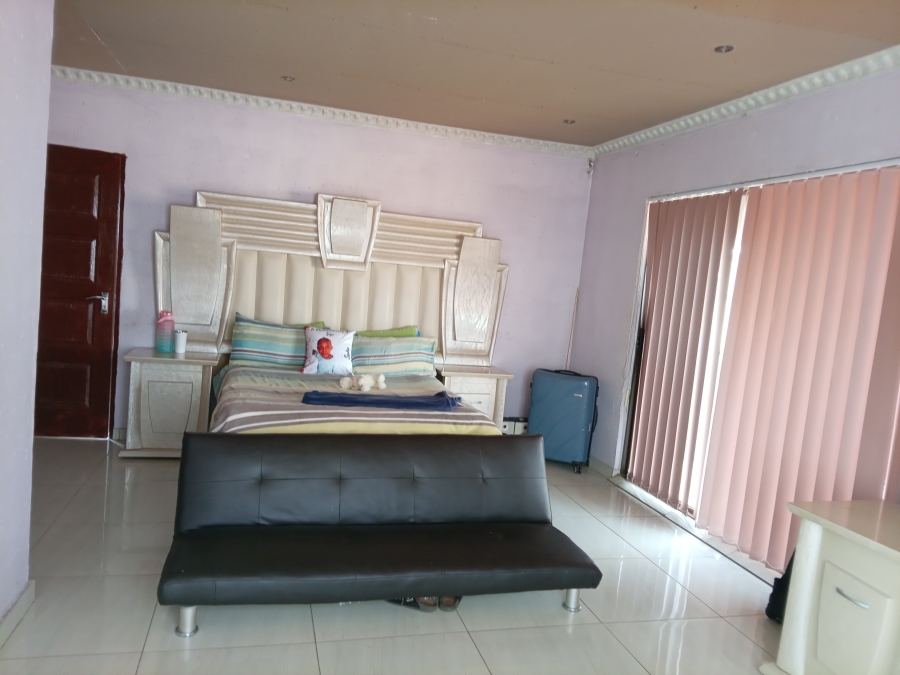5 Bedroom Property for Sale in Lehae Gauteng