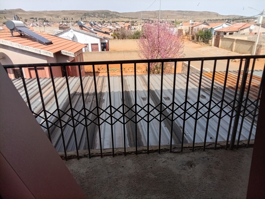5 Bedroom Property for Sale in Lehae Gauteng