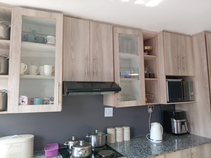 5 Bedroom Property for Sale in Lehae Gauteng
