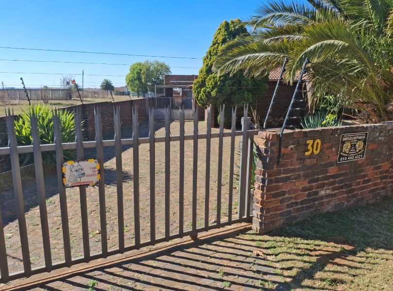 3 Bedroom Property for Sale in Middelvlei A H Gauteng