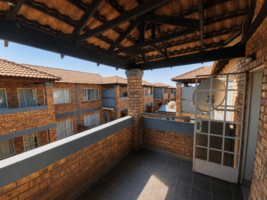 2 Bedroom Property for Sale in Andeon AH Gauteng