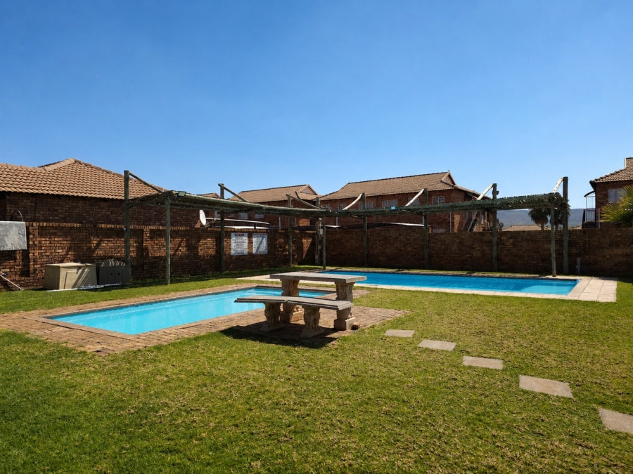 2 Bedroom Property for Sale in Andeon AH Gauteng