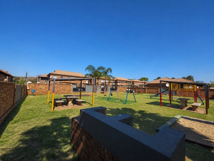2 Bedroom Property for Sale in Andeon AH Gauteng