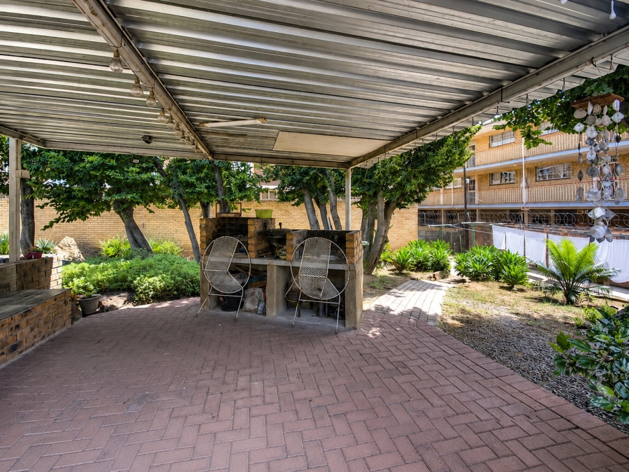 2 Bedroom Property for Sale in New Redruth Gauteng