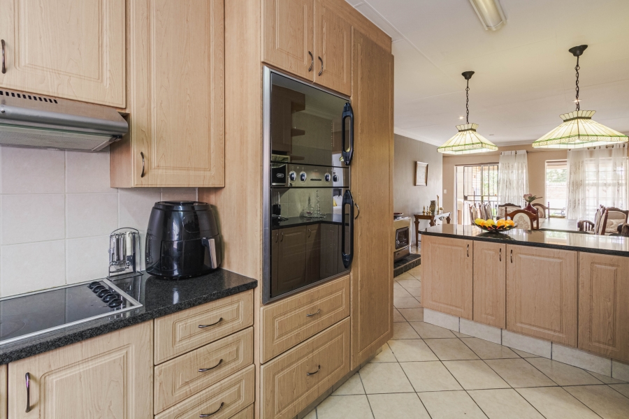 3 Bedroom Property for Sale in Silver Lakes Gauteng