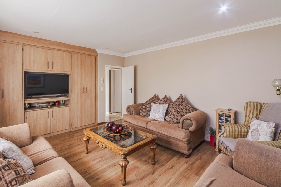 3 Bedroom Property for Sale in Silver Lakes Gauteng