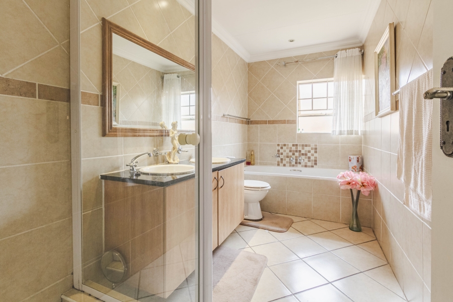 3 Bedroom Property for Sale in Silver Lakes Gauteng