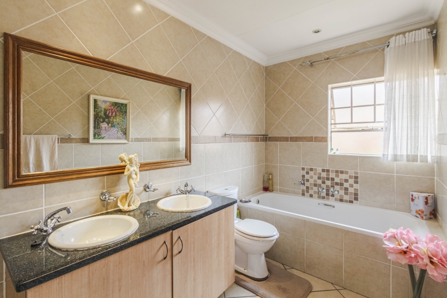 3 Bedroom Property for Sale in Silver Lakes Gauteng