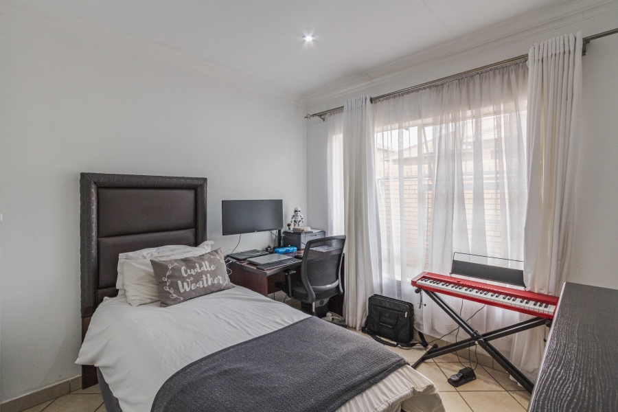 3 Bedroom Property for Sale in Silver Lakes Gauteng