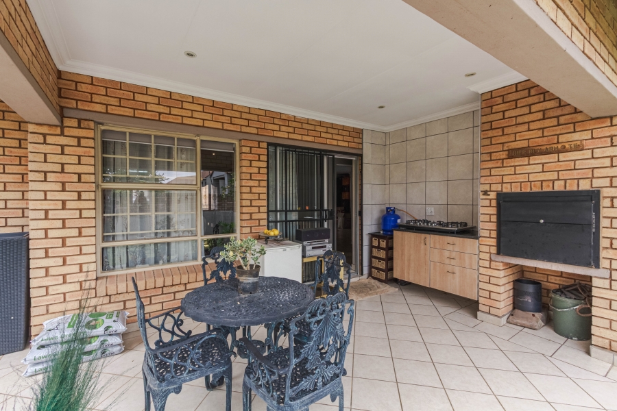3 Bedroom Property for Sale in Silver Lakes Gauteng
