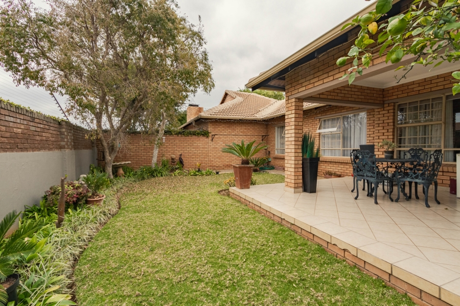 3 Bedroom Property for Sale in Silver Lakes Gauteng