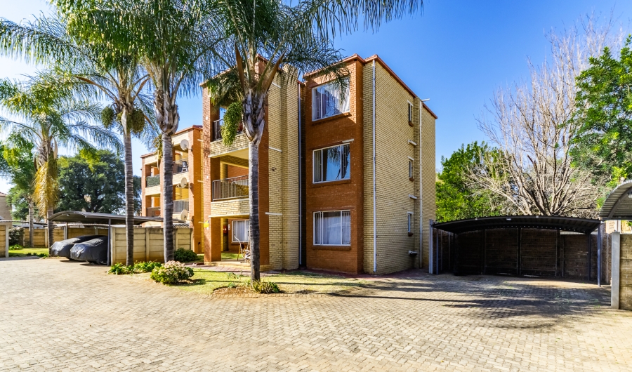 2 Bedroom Property for Sale in Die Hoewes Gauteng
