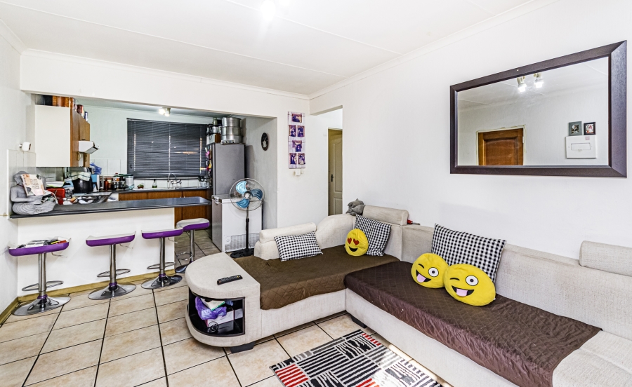 2 Bedroom Property for Sale in Die Hoewes Gauteng