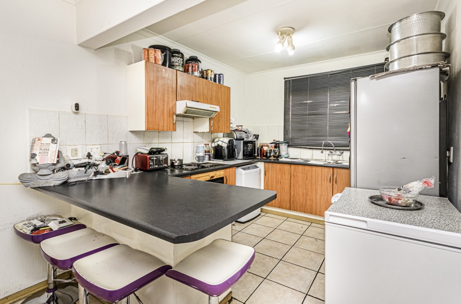 2 Bedroom Property for Sale in Die Hoewes Gauteng