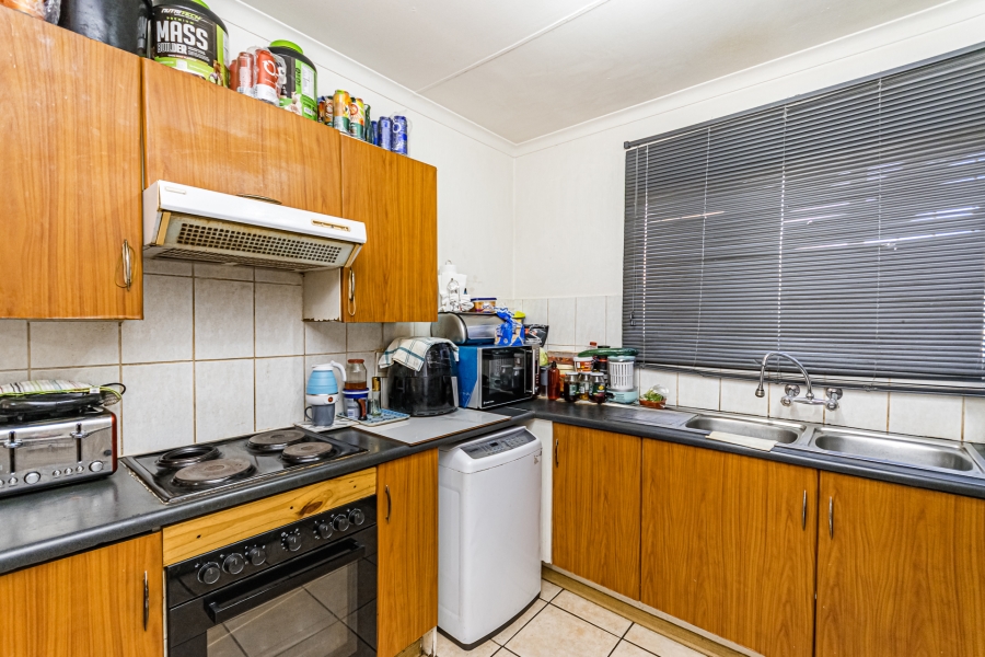 2 Bedroom Property for Sale in Die Hoewes Gauteng