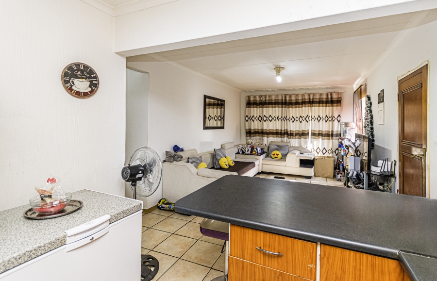 2 Bedroom Property for Sale in Die Hoewes Gauteng
