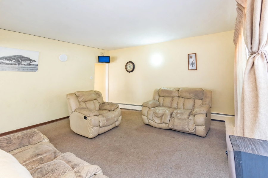 5 Bedroom Property for Sale in Witpoortjie Gauteng