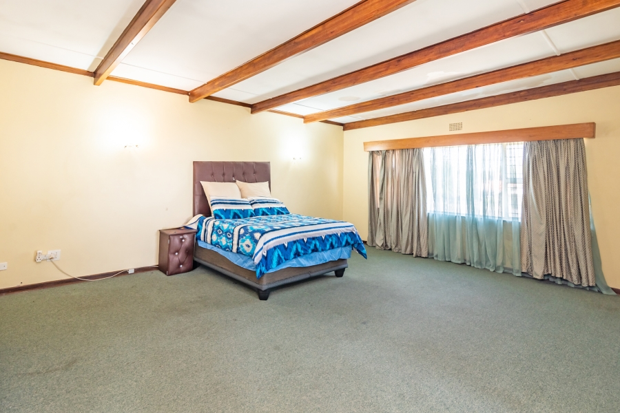 5 Bedroom Property for Sale in Witpoortjie Gauteng