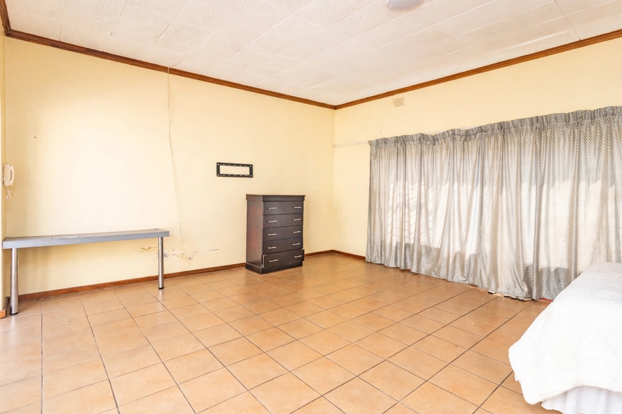 5 Bedroom Property for Sale in Witpoortjie Gauteng