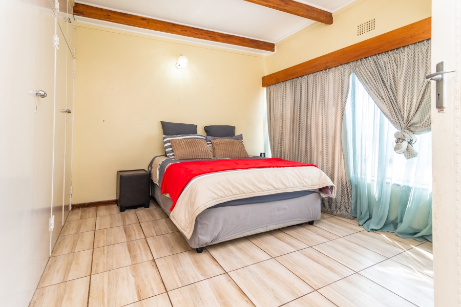 5 Bedroom Property for Sale in Witpoortjie Gauteng