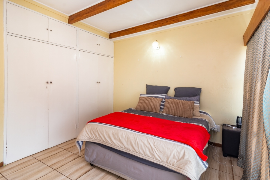 5 Bedroom Property for Sale in Witpoortjie Gauteng