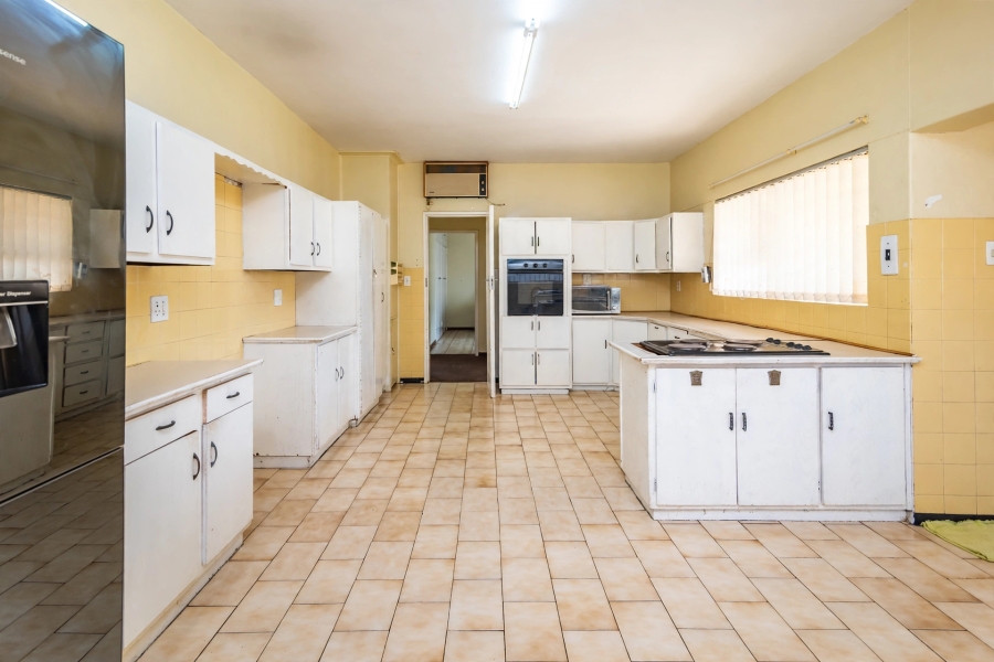 5 Bedroom Property for Sale in Witpoortjie Gauteng
