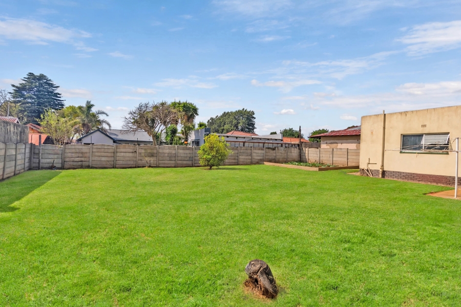5 Bedroom Property for Sale in Witpoortjie Gauteng