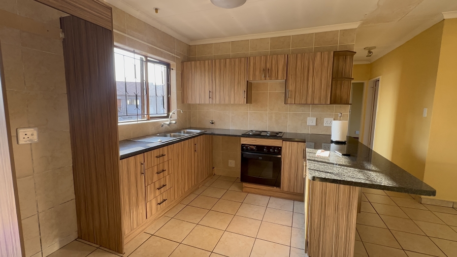 2 Bedroom Property for Sale in Helderwyk Gauteng