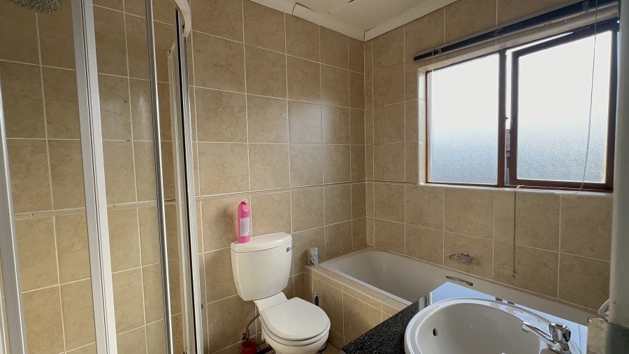 2 Bedroom Property for Sale in Helderwyk Gauteng