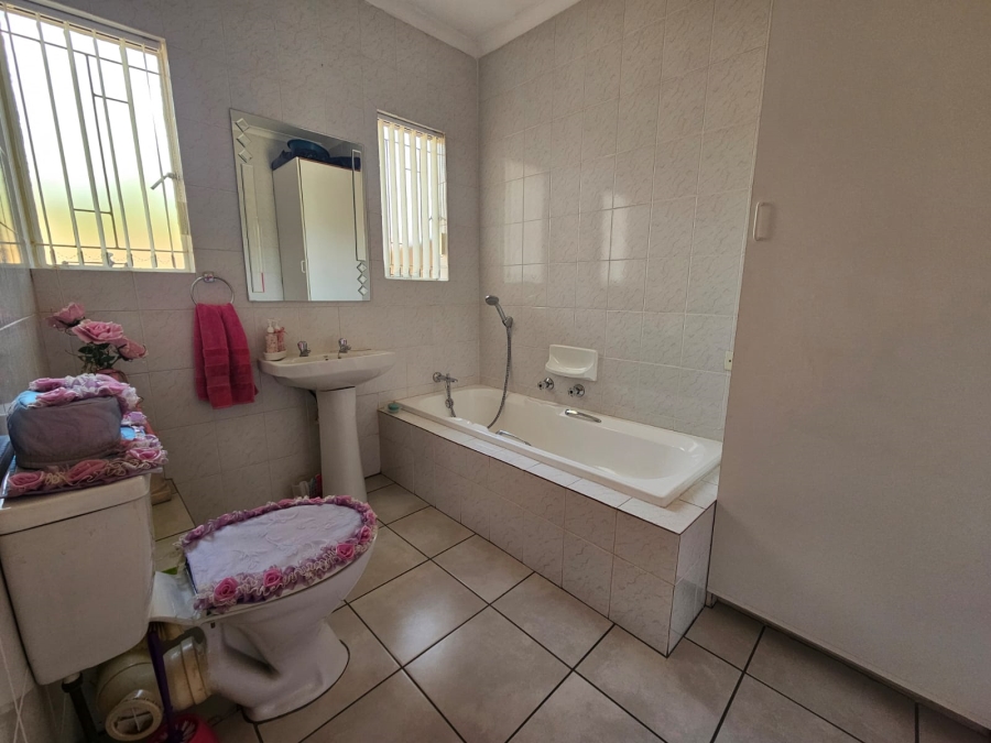 2 Bedroom Property for Sale in Clarina Gauteng