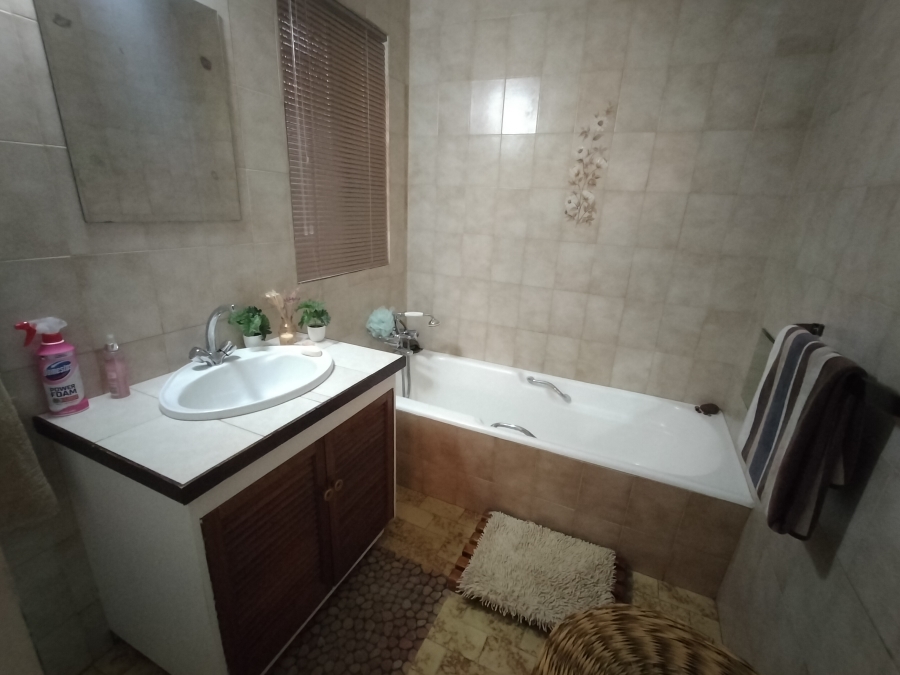 4 Bedroom Property for Sale in Pretoria North Gauteng