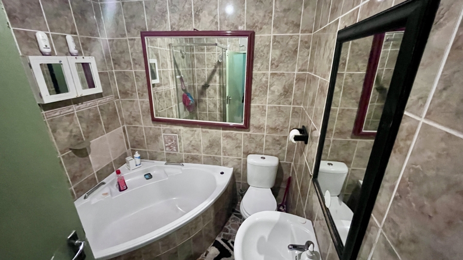 28 Bedroom Property for Sale in Mountain View Gauteng