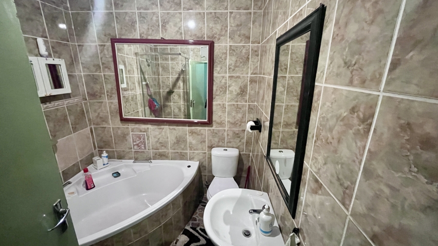 28 Bedroom Property for Sale in Mountain View Gauteng